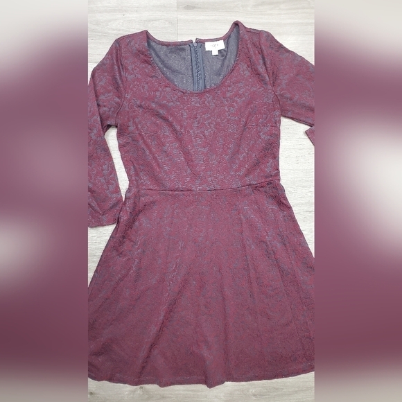 Undle Only: Loft Raised Floral Embroidered Fit & Flare Dress Size 8 - Picture 2 of 9